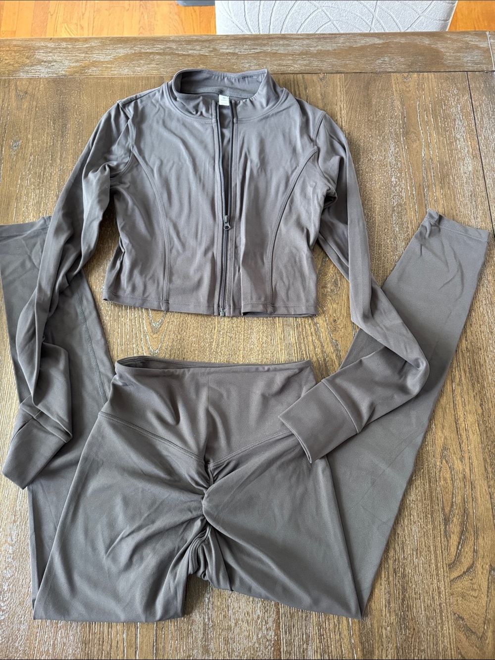 High-Waist Ruched Leggings with Cropped Zip Jacket - Gray